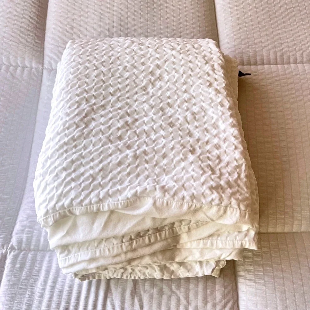 Standard Textile Cumulus Queen Top Duvet Cover Centium Core No Iron Ripple White
